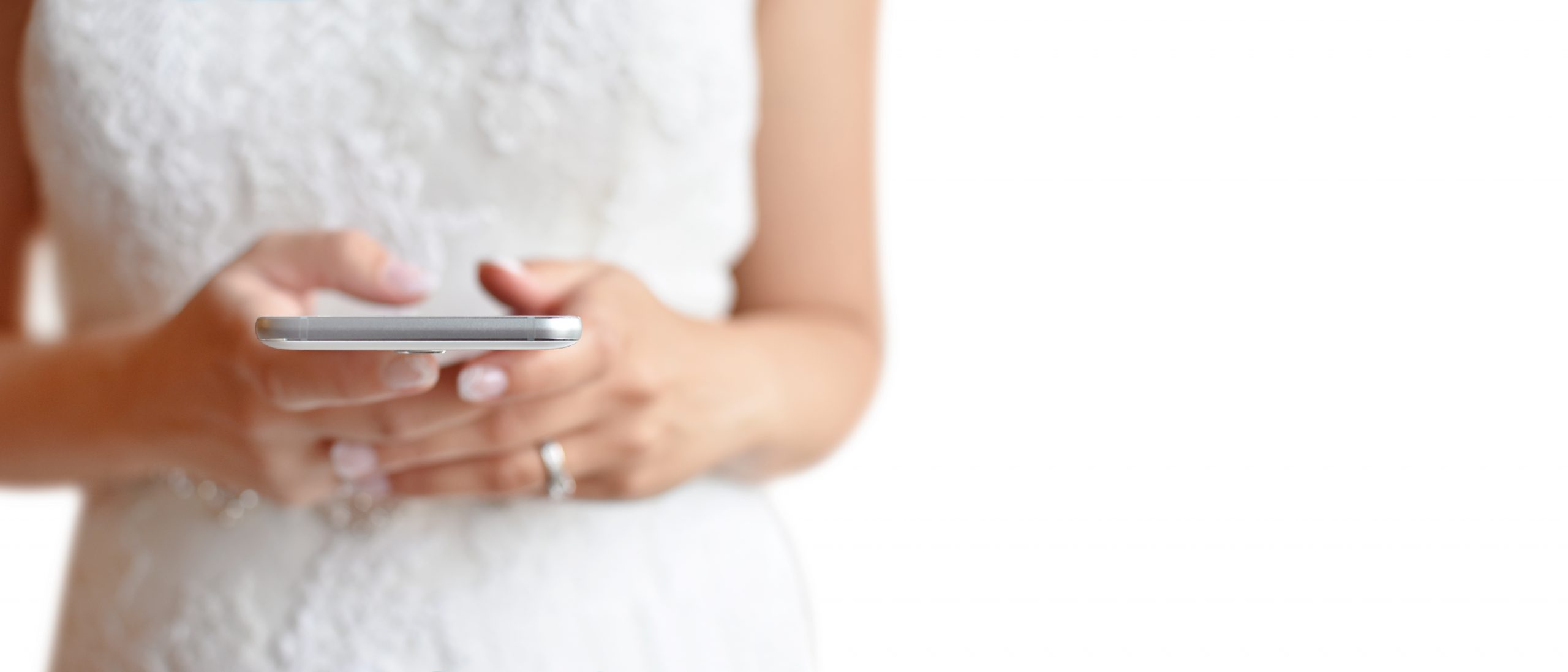 Here Comes the Bride… and She’s Using Live Chat Text Messaging